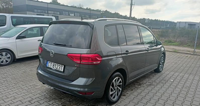 Volkswagen Touran cena 67690 przebieg: 132000, rok produkcji 2017 z Toruń małe 211